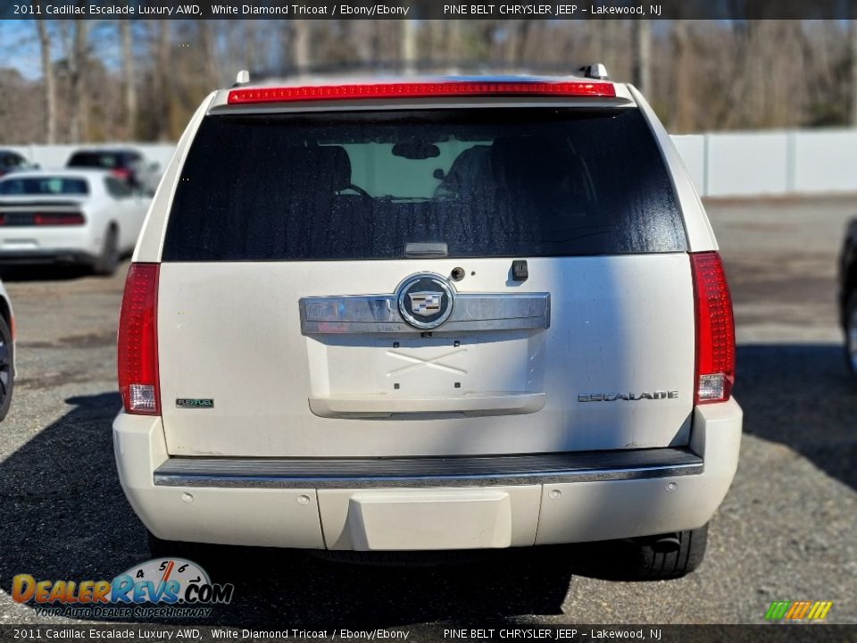 2011 Cadillac Escalade Luxury AWD White Diamond Tricoat / Ebony/Ebony Photo #4