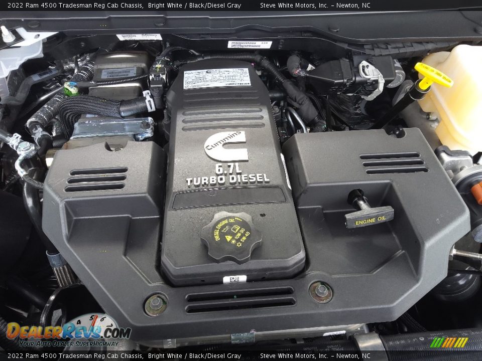 2022 Ram 4500 Tradesman Reg Cab Chassis 6.7 Liter OHV 24-Valve Cummins Turbo-Diesel inline 6 Cylinder Engine Photo #9