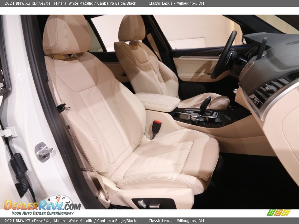 Front Seat of 2021 BMW X3 xDrive30e Photo #19