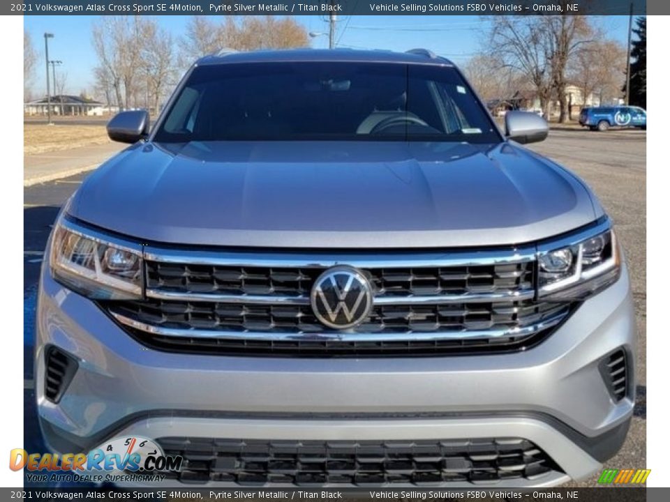 2021 Volkswagen Atlas Cross Sport SE 4Motion Pyrite Silver Metallic / Titan Black Photo #2