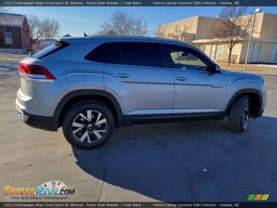 2021 Volkswagen Atlas Cross Sport SE 4Motion Pyrite Silver Metallic / Titan Black Photo #5