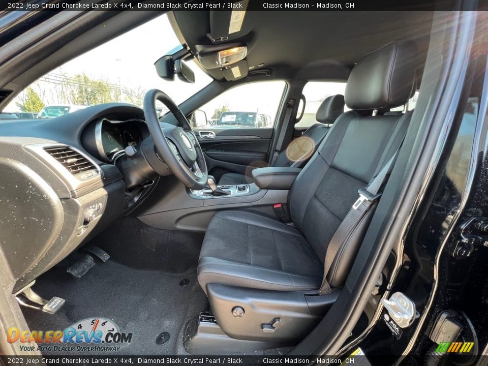 Front Seat of 2022 Jeep Grand Cherokee Laredo X 4x4 Photo #2