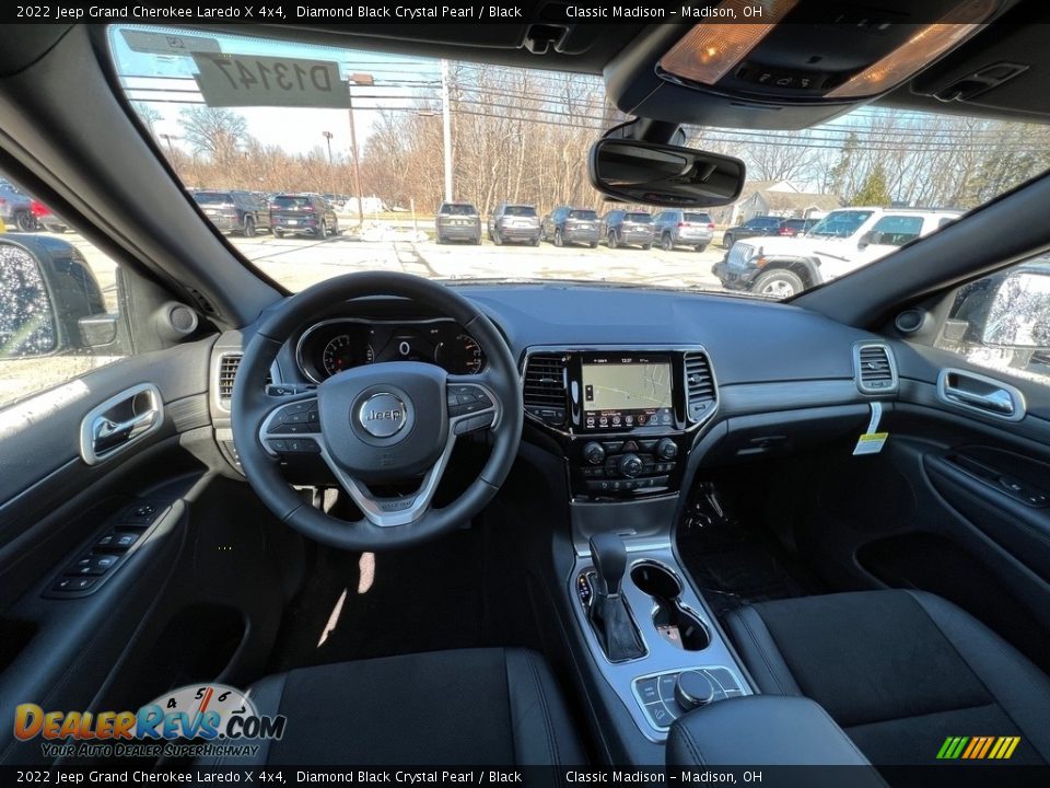 Black Interior - 2022 Jeep Grand Cherokee Laredo X 4x4 Photo #4