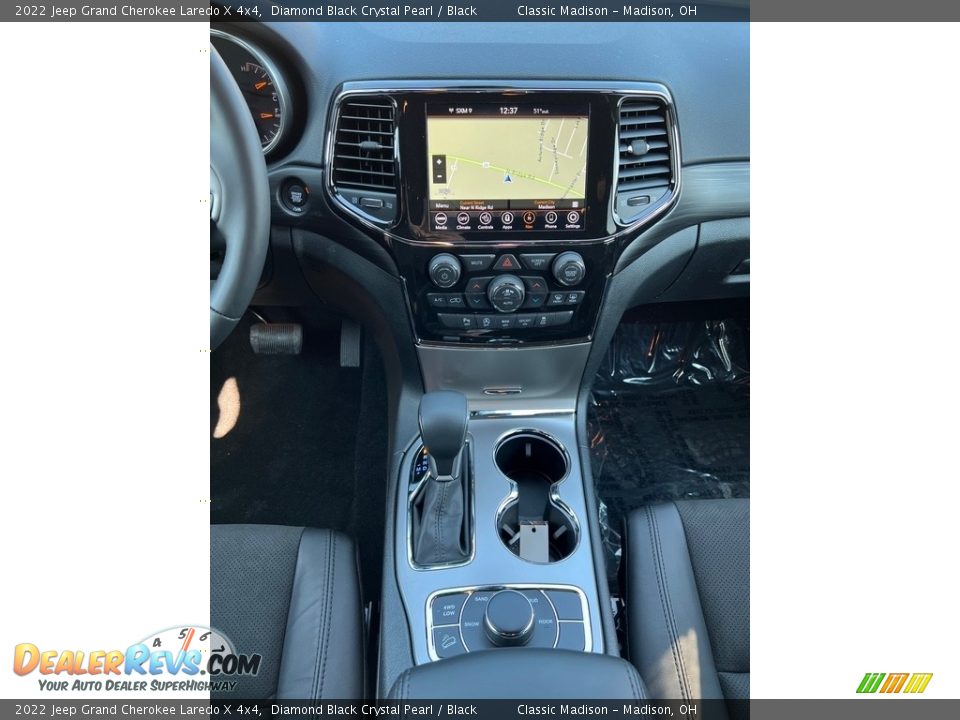 2022 Jeep Grand Cherokee Laredo X 4x4 Diamond Black Crystal Pearl / Black Photo #6