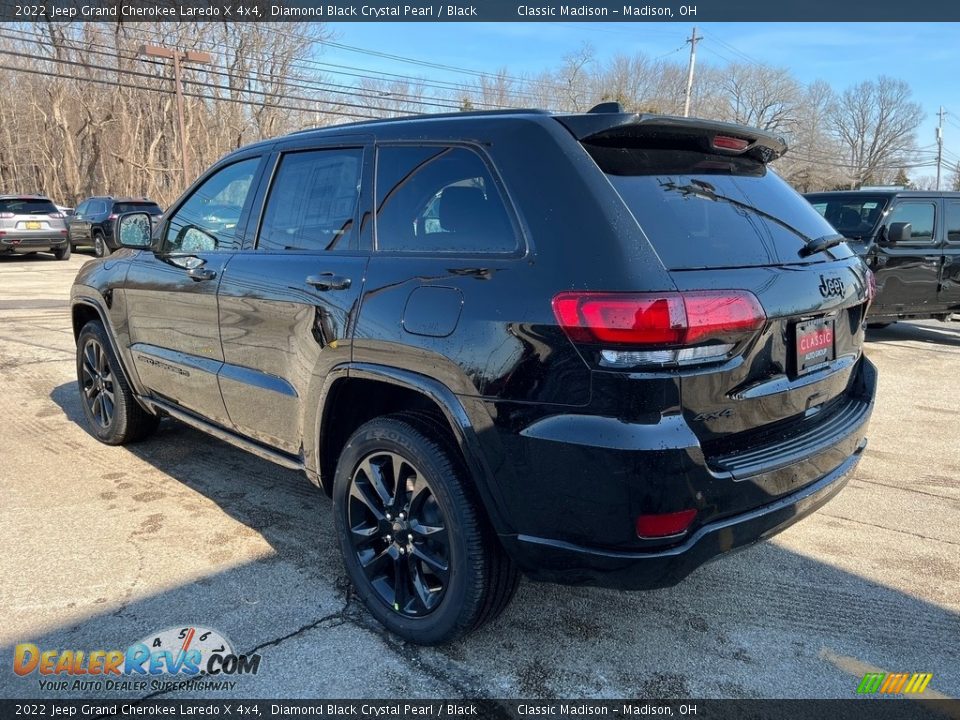 2022 Jeep Grand Cherokee Laredo X 4x4 Diamond Black Crystal Pearl / Black Photo #9