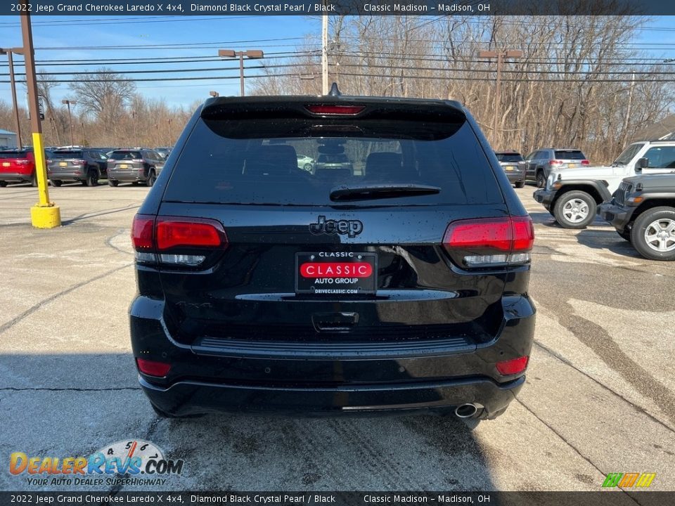 2022 Jeep Grand Cherokee Laredo X 4x4 Diamond Black Crystal Pearl / Black Photo #10