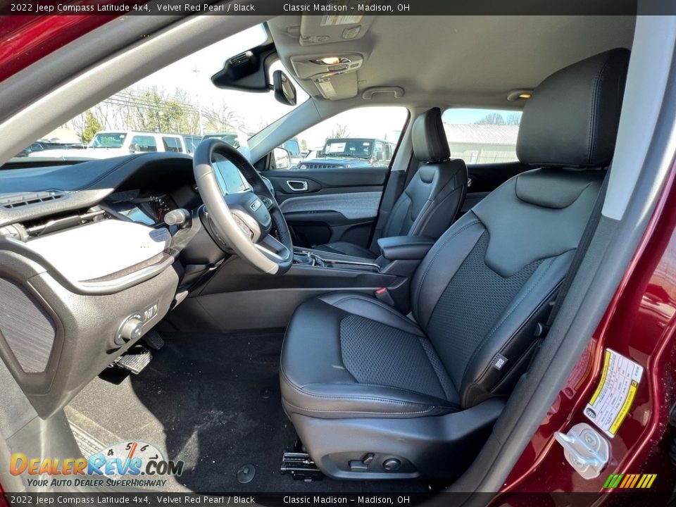 2022 Jeep Compass Latitude 4x4 Velvet Red Pearl / Black Photo #2