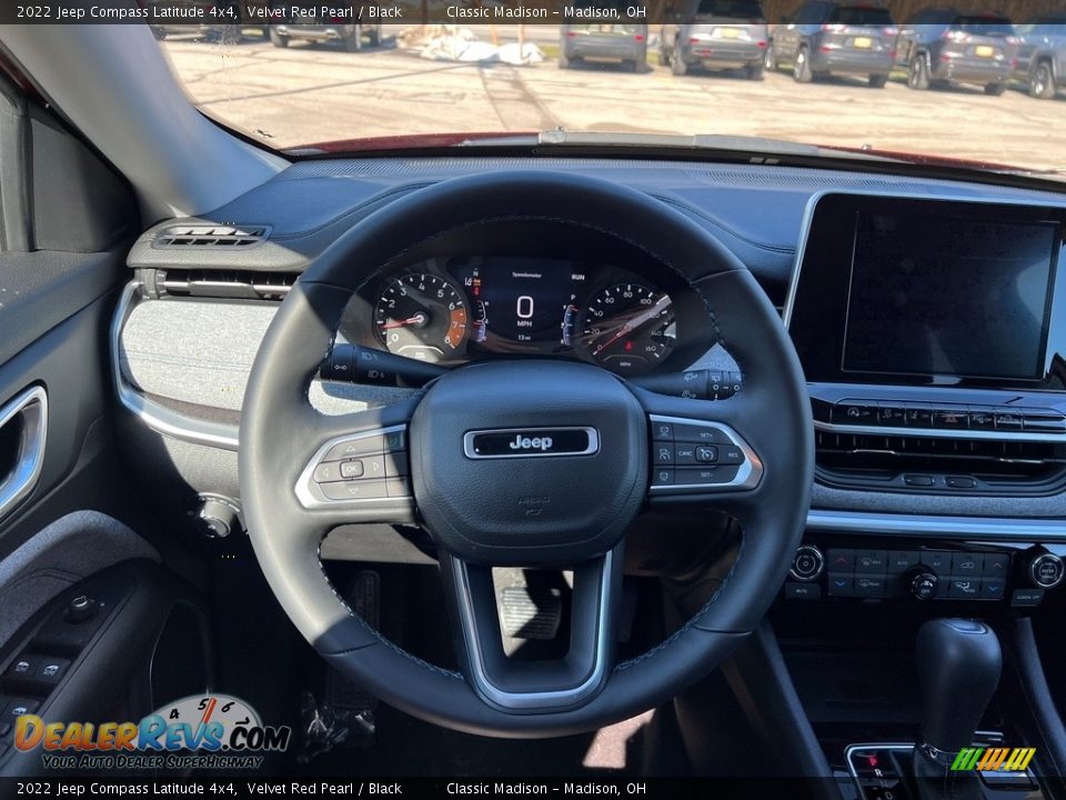 2022 Jeep Compass Latitude 4x4 Velvet Red Pearl / Black Photo #5