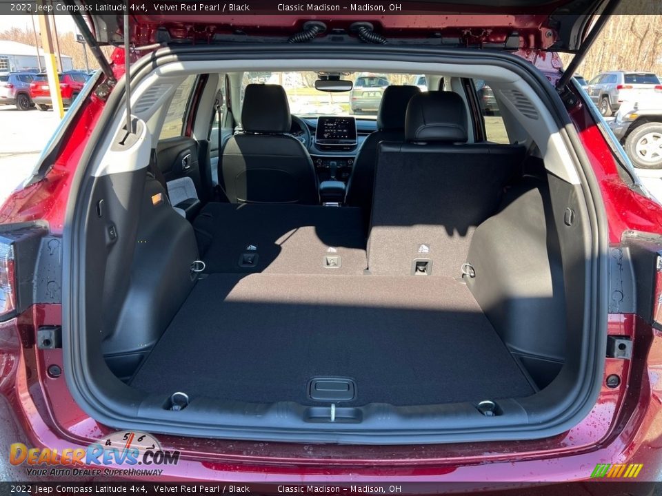 2022 Jeep Compass Latitude 4x4 Velvet Red Pearl / Black Photo #11
