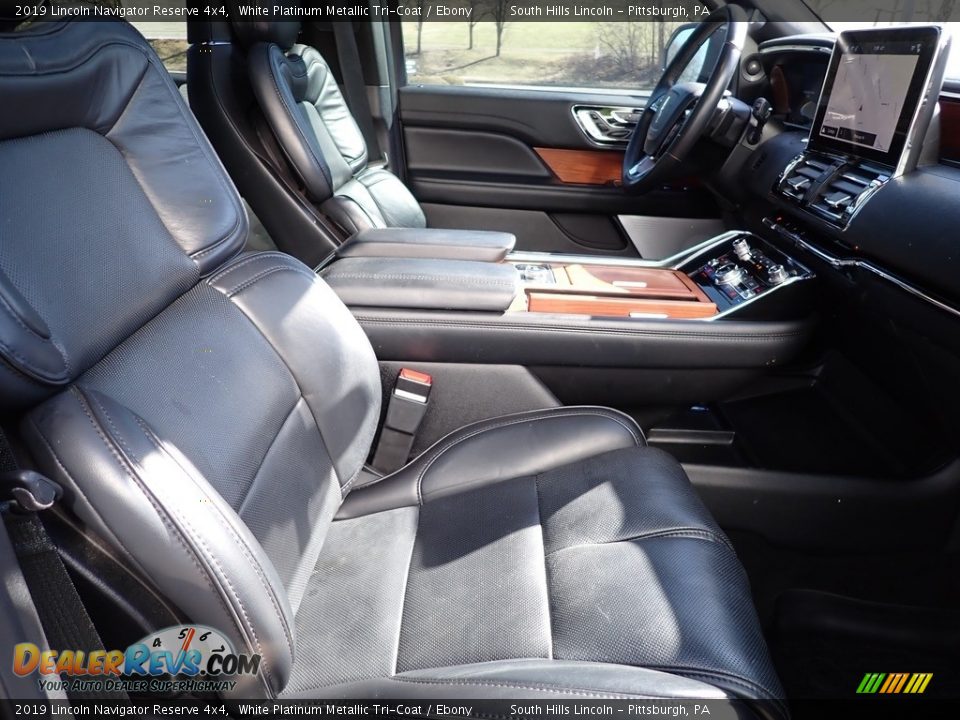 Front Seat of 2019 Lincoln Navigator Reserve 4x4 Photo #11
