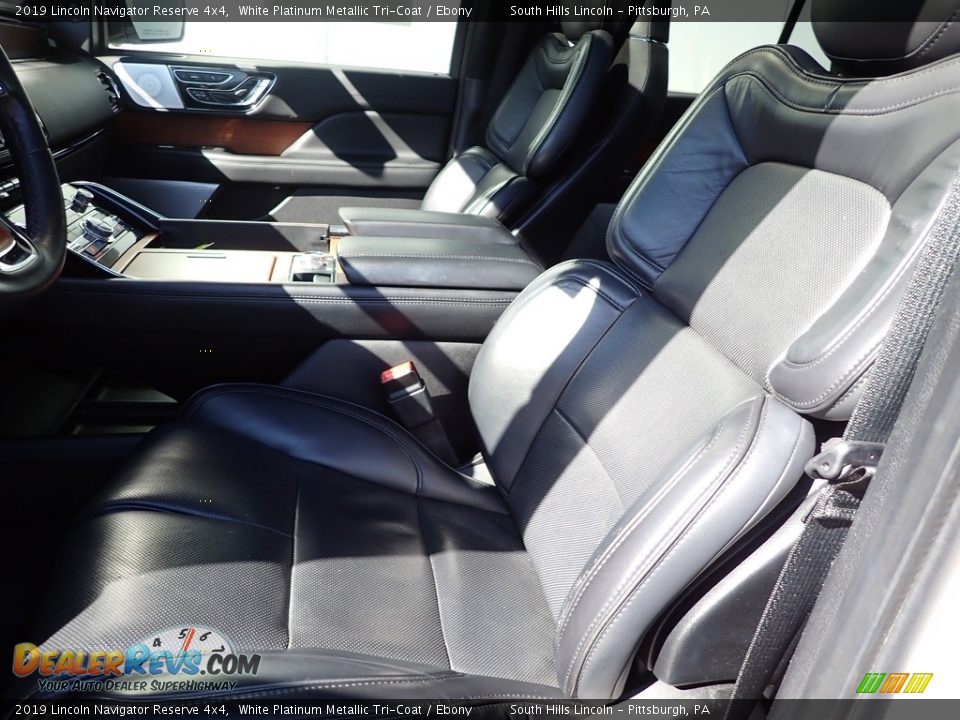 Front Seat of 2019 Lincoln Navigator Reserve 4x4 Photo #16