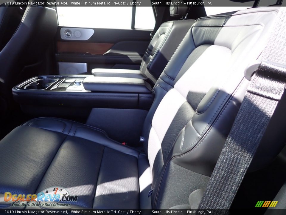 2019 Lincoln Navigator Reserve 4x4 White Platinum Metallic Tri-Coat / Ebony Photo #17