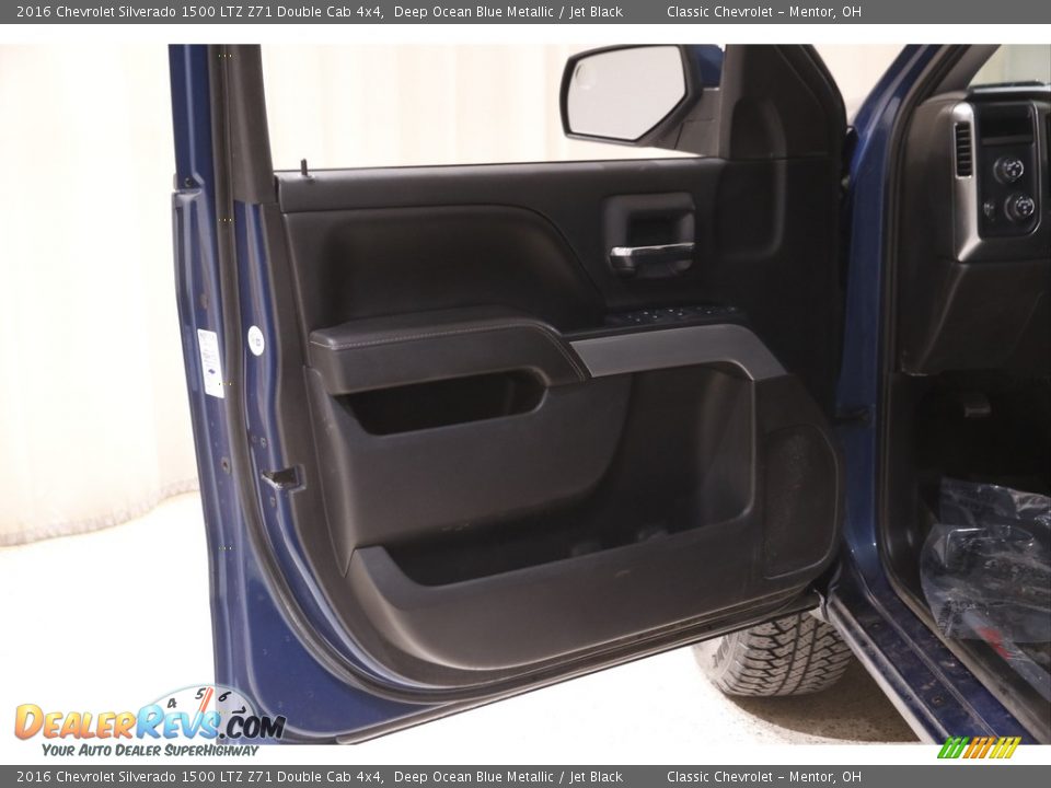 Door Panel of 2016 Chevrolet Silverado 1500 LTZ Z71 Double Cab 4x4 Photo #4
