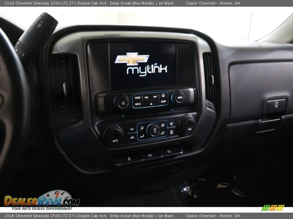 Controls of 2016 Chevrolet Silverado 1500 LTZ Z71 Double Cab 4x4 Photo #10