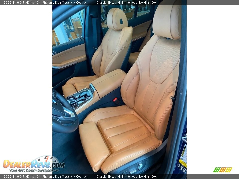 Front Seat of 2022 BMW X5 xDrive40i Photo #4