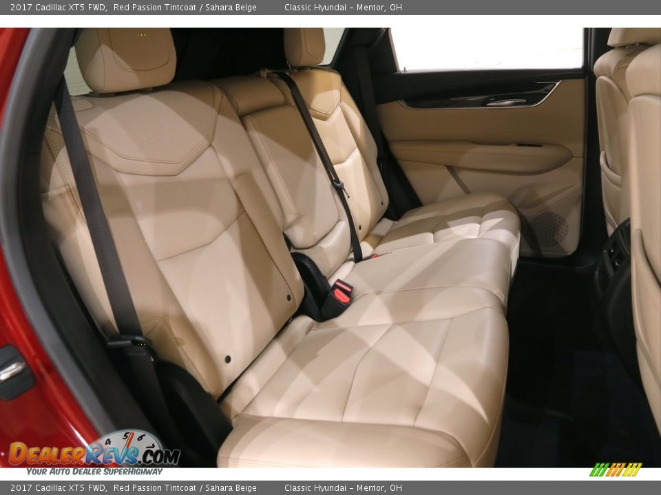 2017 Cadillac XT5 FWD Red Passion Tintcoat / Sahara Beige Photo #18