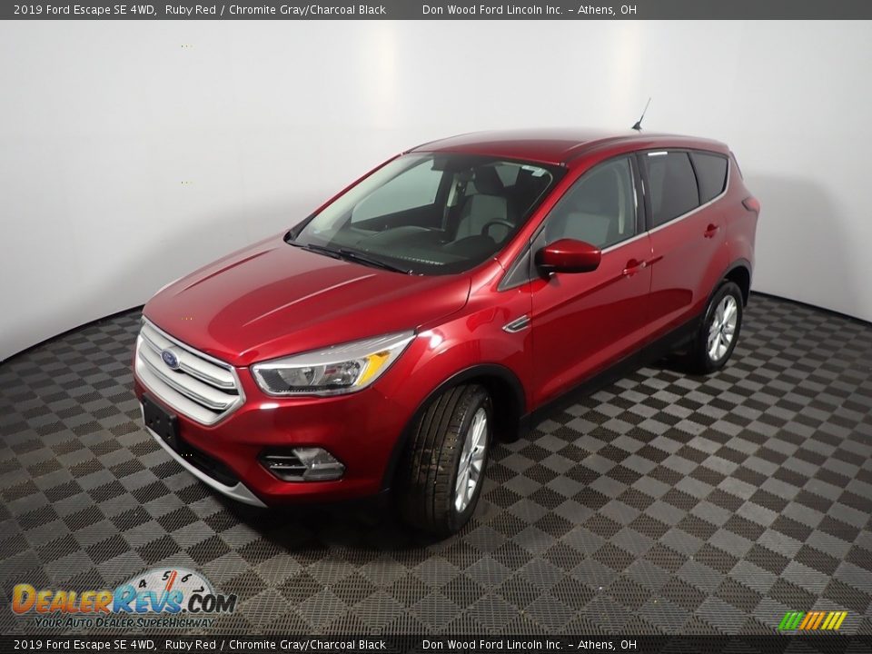 2019 Ford Escape SE 4WD Ruby Red / Chromite Gray/Charcoal Black Photo #9