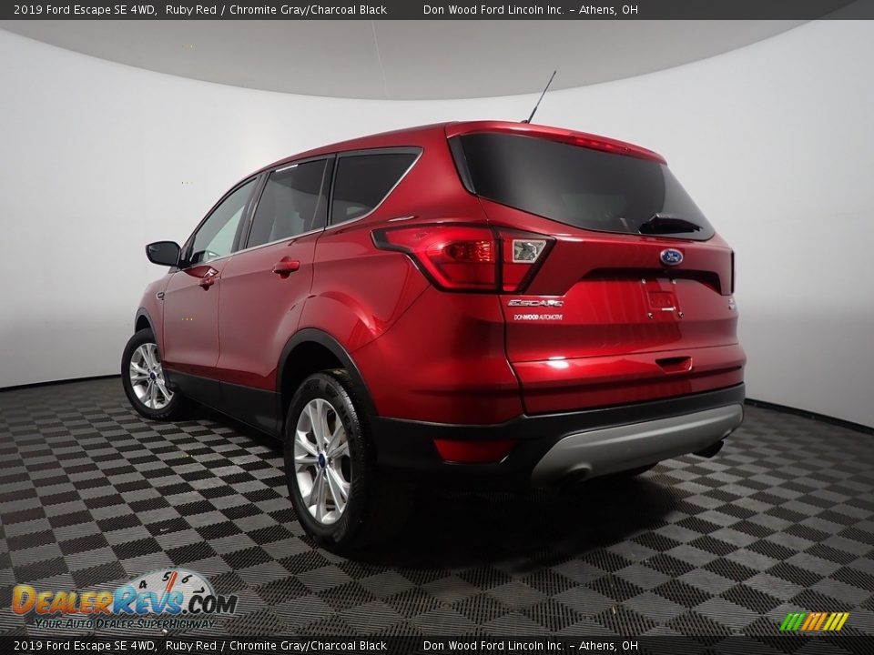 2019 Ford Escape SE 4WD Ruby Red / Chromite Gray/Charcoal Black Photo #11