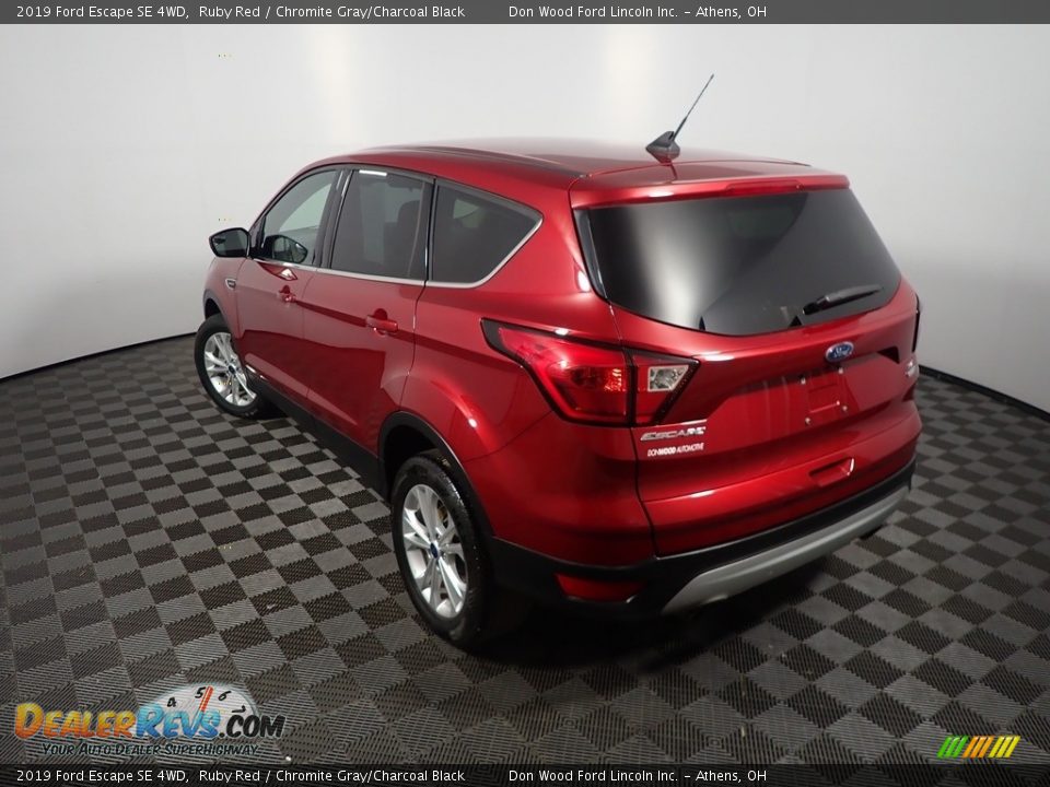 2019 Ford Escape SE 4WD Ruby Red / Chromite Gray/Charcoal Black Photo #12