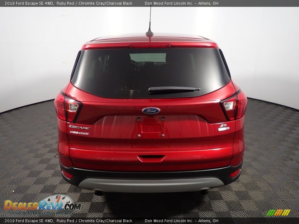 2019 Ford Escape SE 4WD Ruby Red / Chromite Gray/Charcoal Black Photo #13