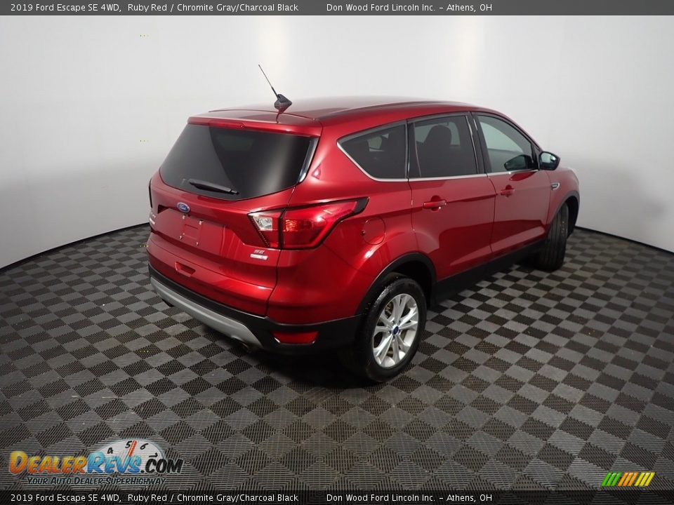 2019 Ford Escape SE 4WD Ruby Red / Chromite Gray/Charcoal Black Photo #17