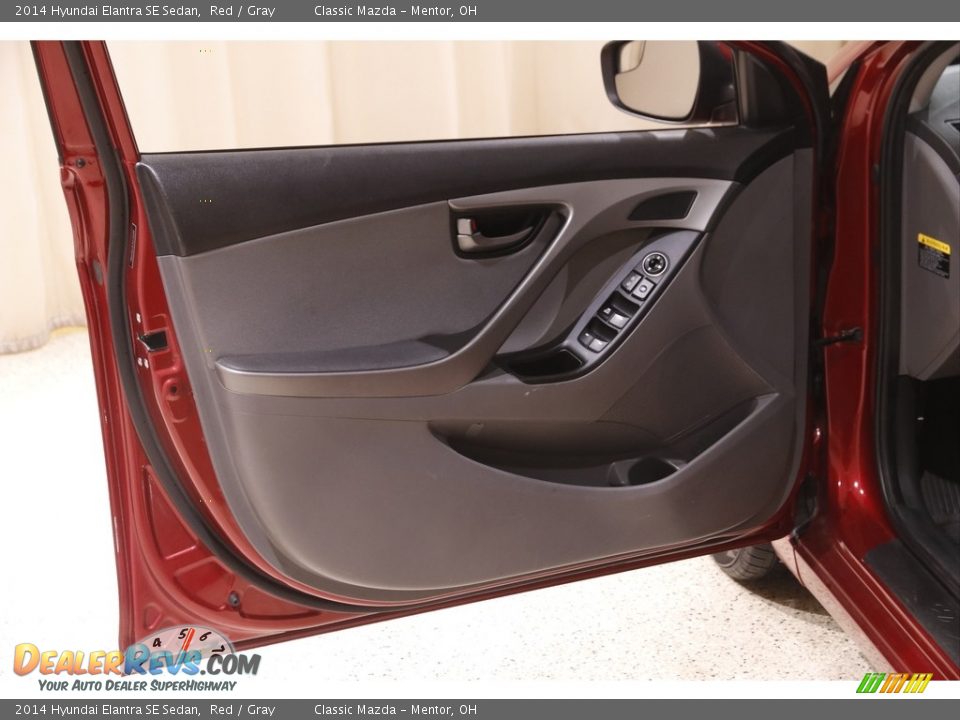 2014 Hyundai Elantra SE Sedan Red / Gray Photo #4