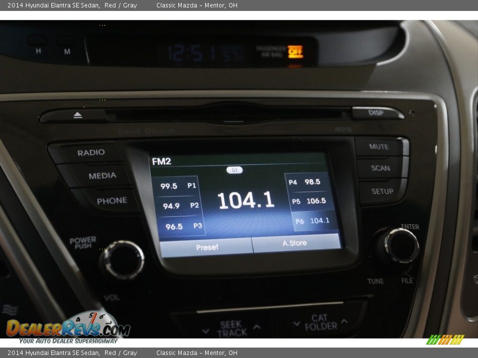 2014 Hyundai Elantra SE Sedan Red / Gray Photo #10