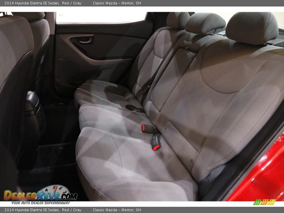 2014 Hyundai Elantra SE Sedan Red / Gray Photo #16