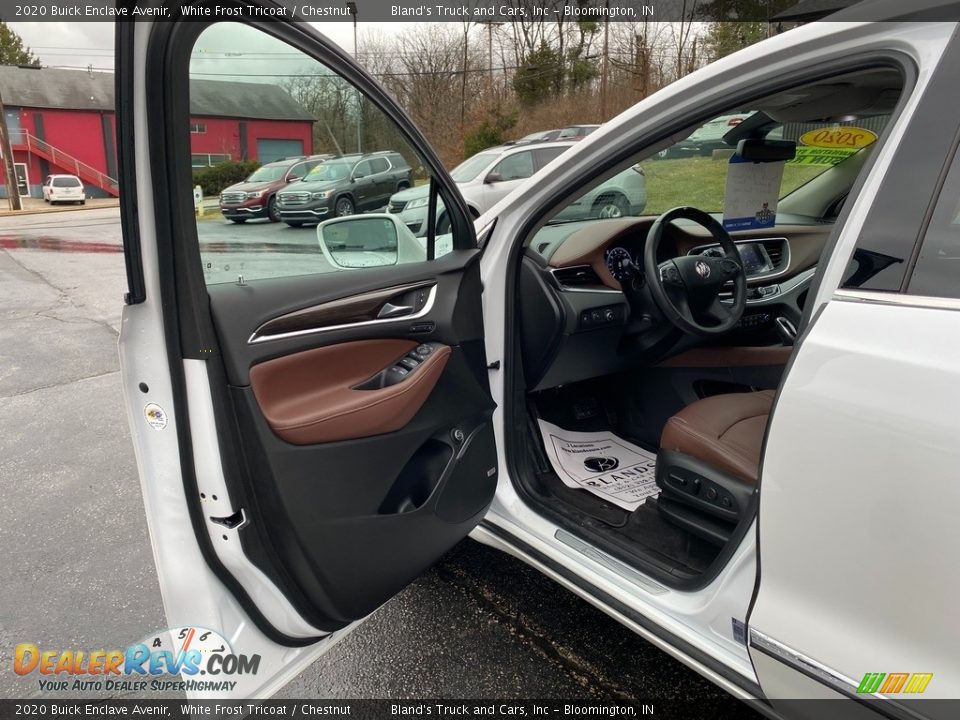 2020 Buick Enclave Avenir White Frost Tricoat / Chestnut Photo #13