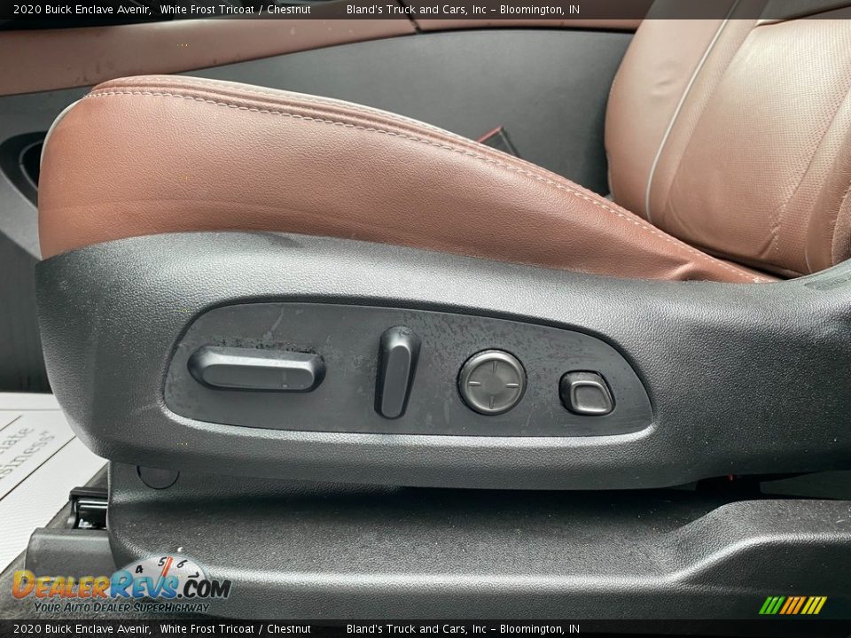 Front Seat of 2020 Buick Enclave Avenir Photo #16