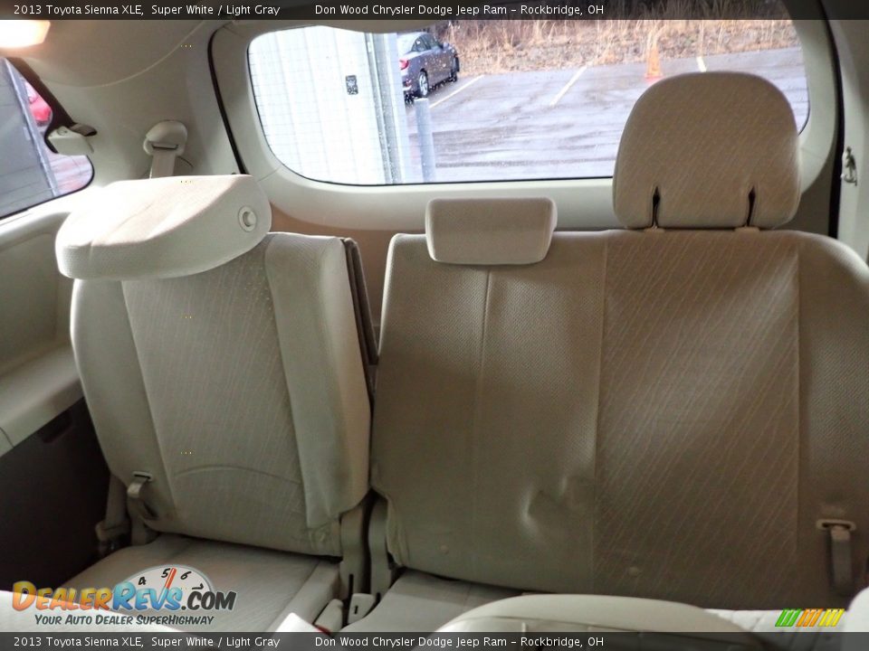 2013 Toyota Sienna XLE Super White / Light Gray Photo #27