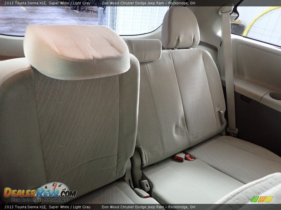 2013 Toyota Sienna XLE Super White / Light Gray Photo #33