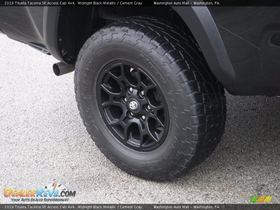 2019 Toyota Tacoma SR Access Cab 4x4 Midnight Black Metallic / Cement Gray Photo #9