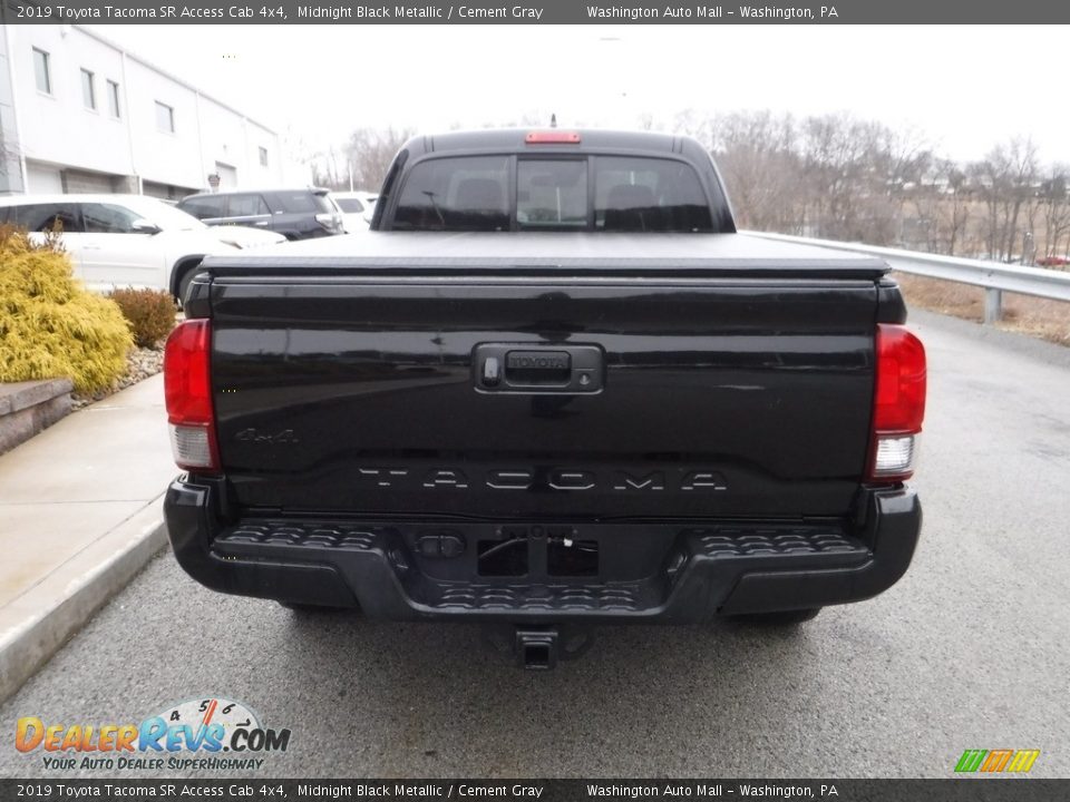 2019 Toyota Tacoma SR Access Cab 4x4 Midnight Black Metallic / Cement Gray Photo #16