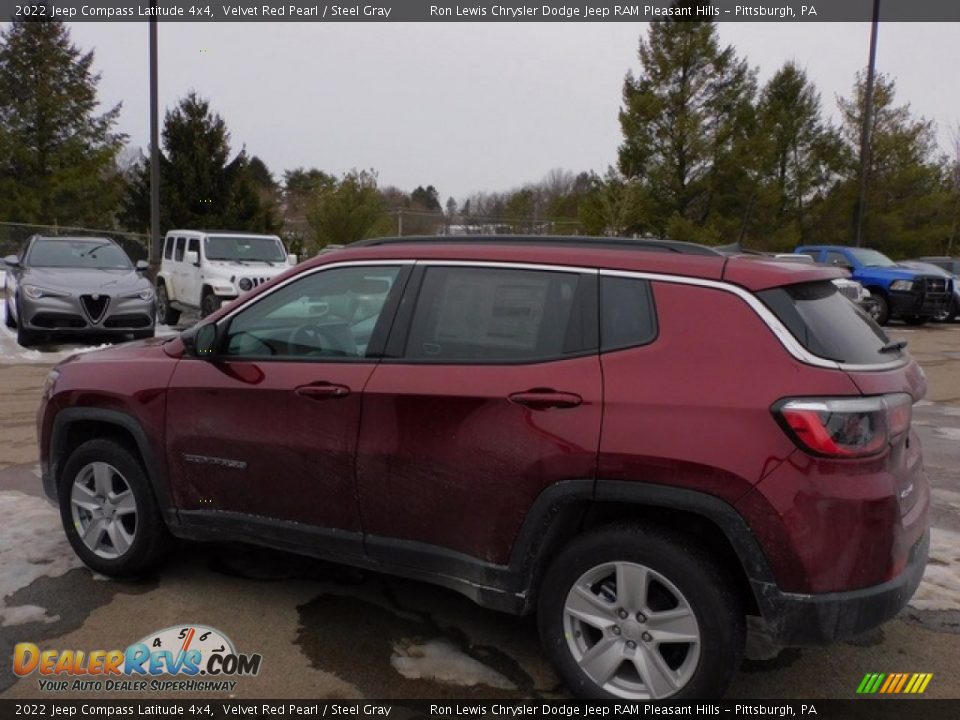 2022 Jeep Compass Latitude 4x4 Velvet Red Pearl / Steel Gray Photo #9