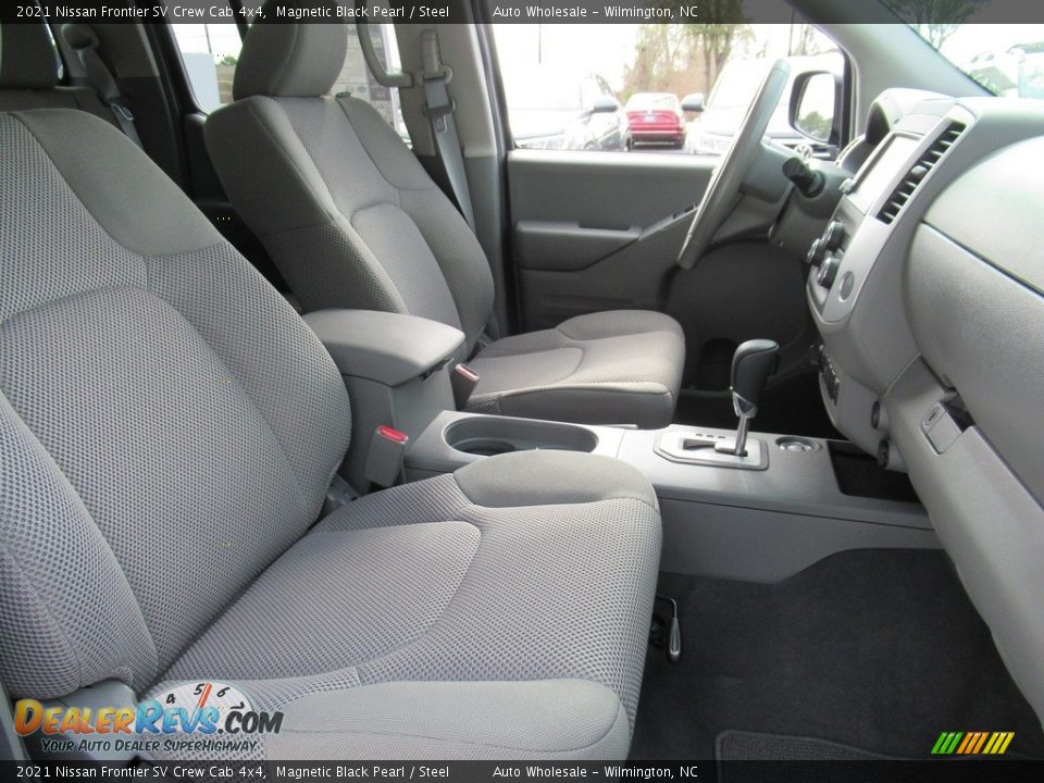 Front Seat of 2021 Nissan Frontier SV Crew Cab 4x4 Photo #13