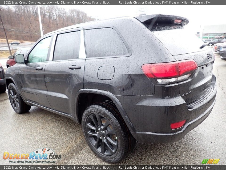 2022 Jeep Grand Cherokee Laredo 4x4 Diamond Black Crystal Pearl / Black Photo #3