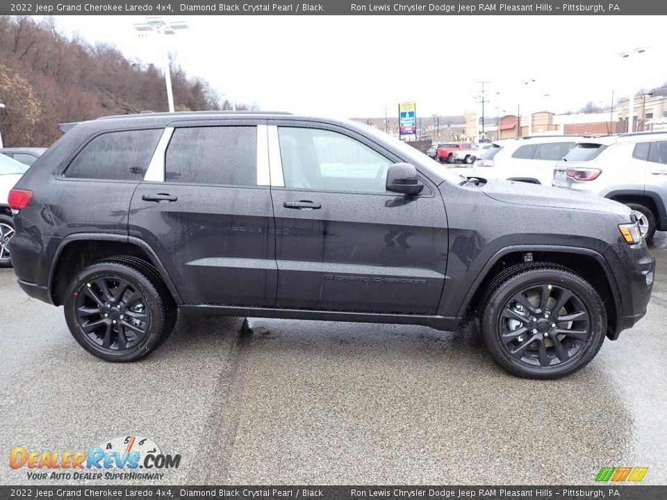 2022 Jeep Grand Cherokee Laredo 4x4 Diamond Black Crystal Pearl / Black Photo #7