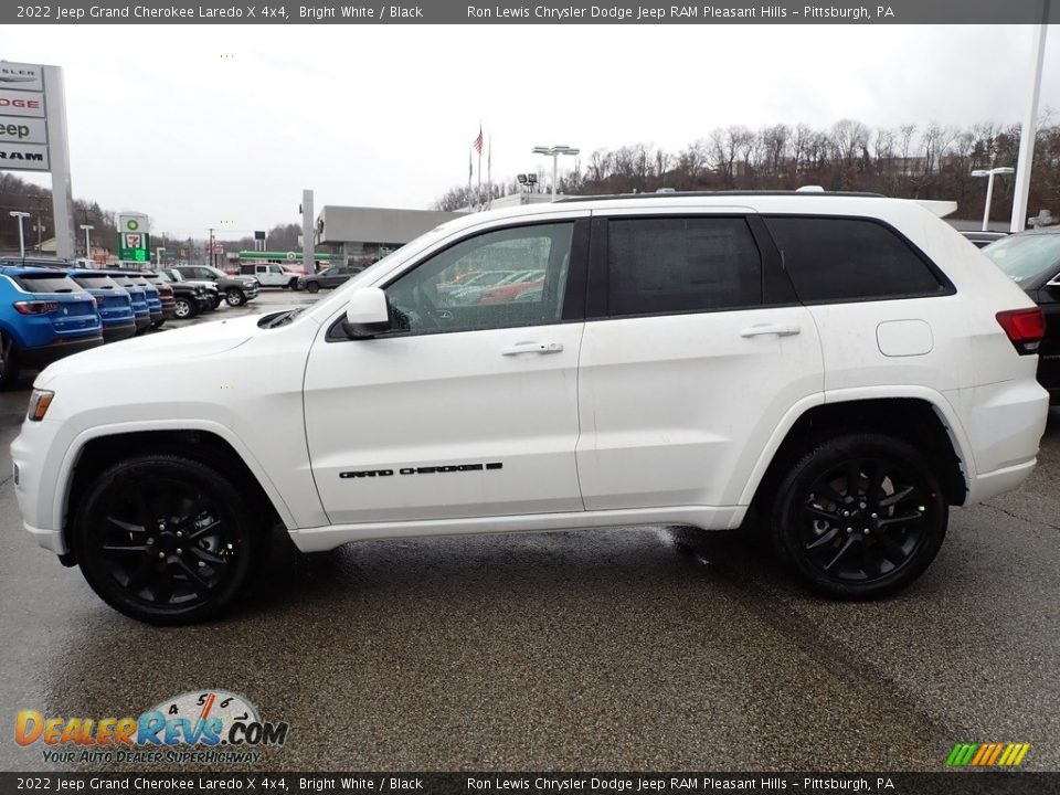 2022 Jeep Grand Cherokee Laredo X 4x4 Bright White / Black Photo #2