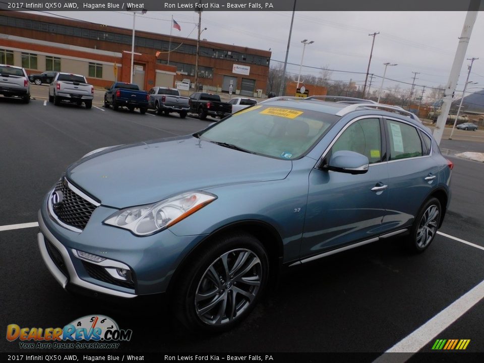 Front 3/4 View of 2017 Infiniti QX50 AWD Photo #5