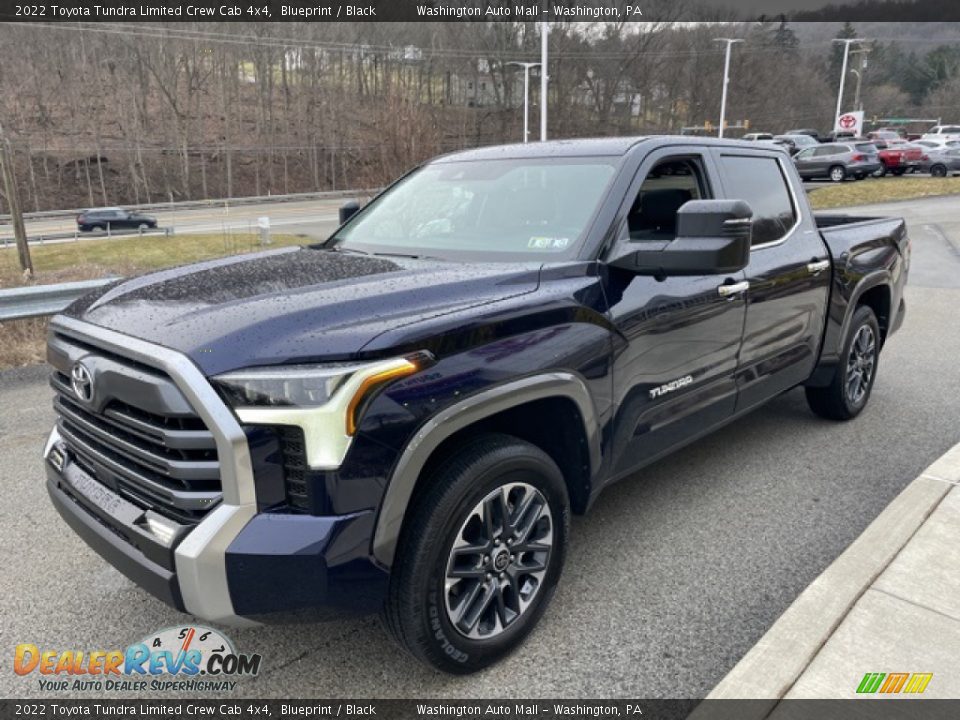 Front 3/4 View of 2022 Toyota Tundra Limited Crew Cab 4x4 Photo #7