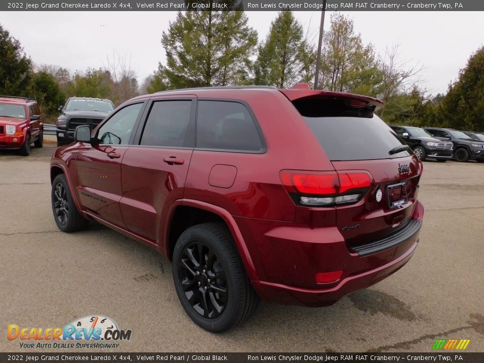 2022 Jeep Grand Cherokee Laredo X 4x4 Velvet Red Pearl / Global Black Photo #8