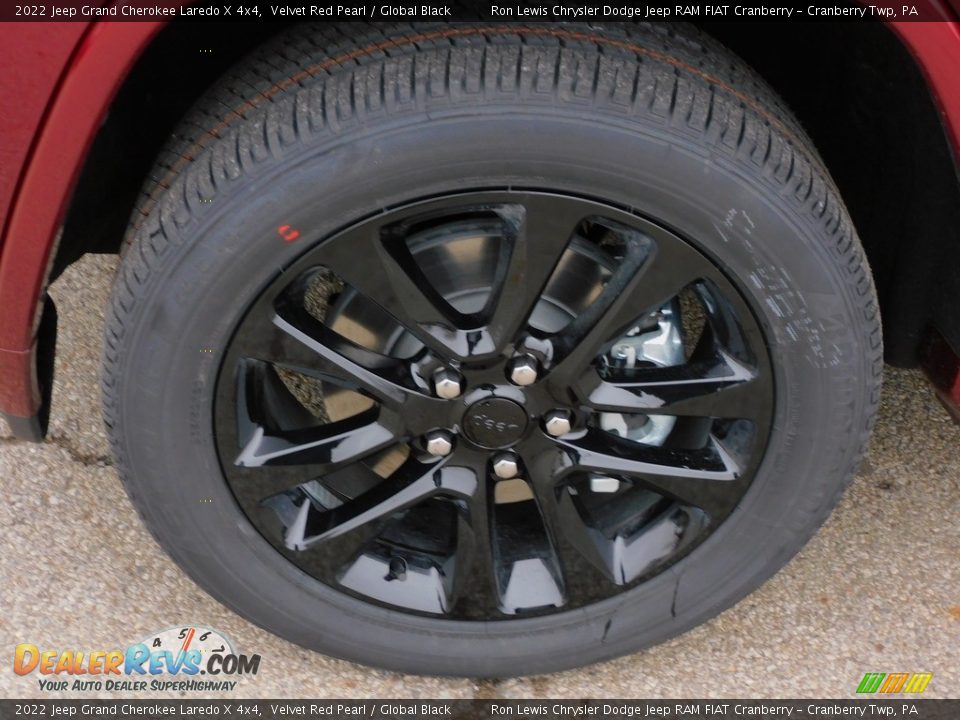 2022 Jeep Grand Cherokee Laredo X 4x4 Velvet Red Pearl / Global Black Photo #10