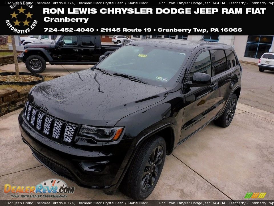 2022 Jeep Grand Cherokee Laredo X 4x4 Diamond Black Crystal Pearl / Global Black Photo #1