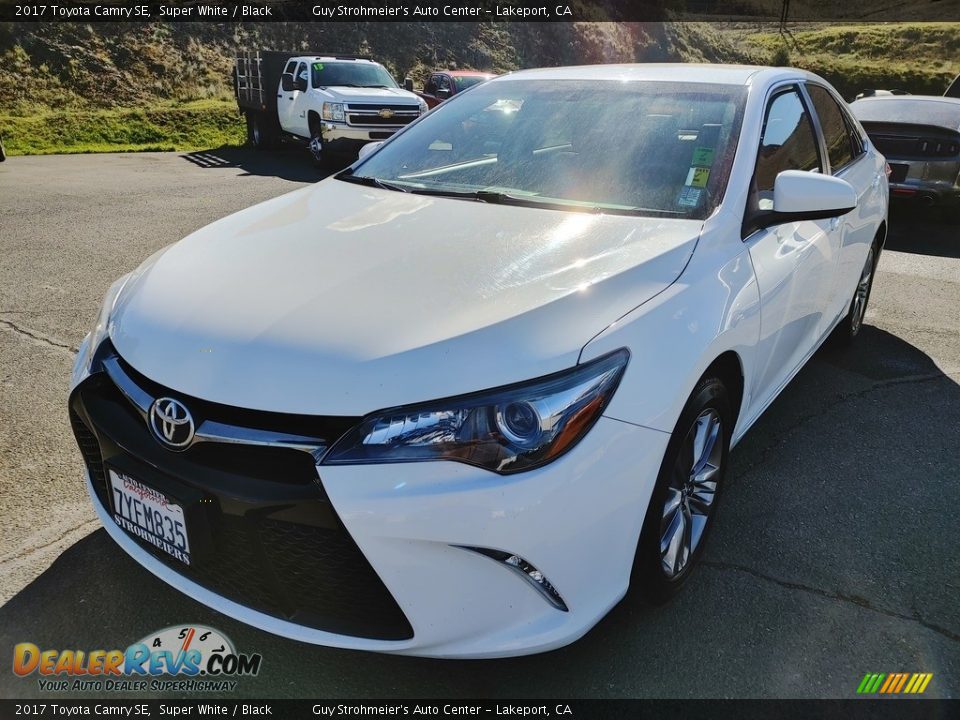 2017 Toyota Camry SE Super White / Black Photo #3