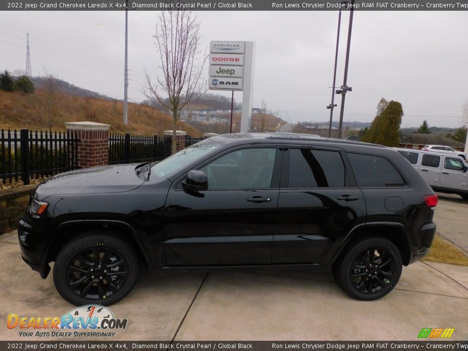 2022 Jeep Grand Cherokee Laredo X 4x4 Diamond Black Crystal Pearl / Global Black Photo #9