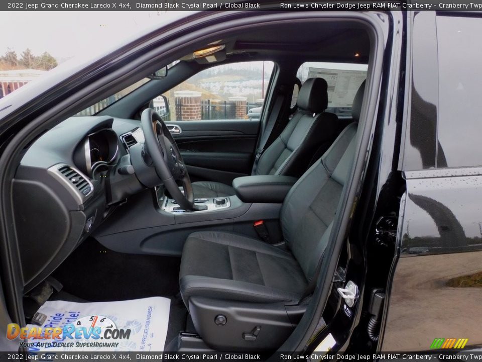 2022 Jeep Grand Cherokee Laredo X 4x4 Diamond Black Crystal Pearl / Global Black Photo #11