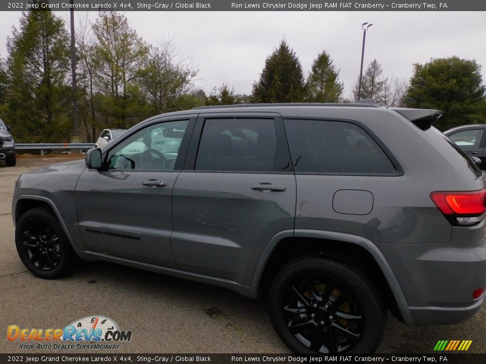 2022 Jeep Grand Cherokee Laredo X 4x4 Sting-Gray / Global Black Photo #9