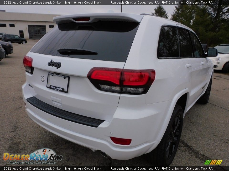 2022 Jeep Grand Cherokee Laredo X 4x4 Bright White / Global Black Photo #5