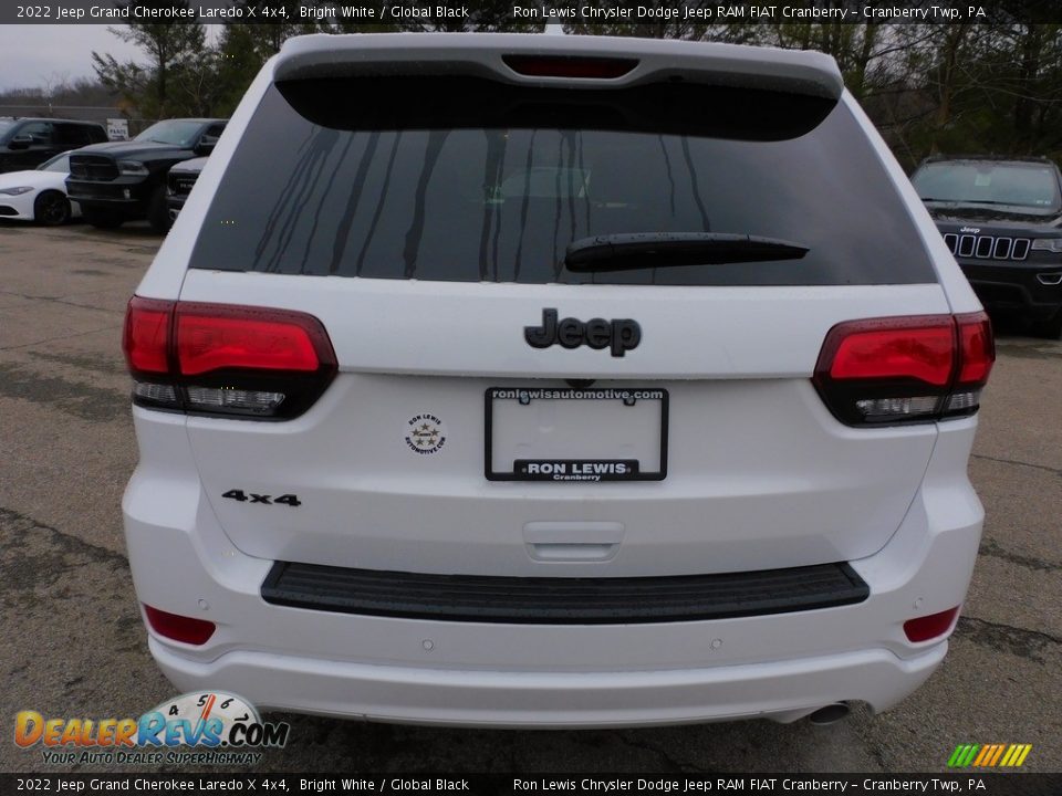 2022 Jeep Grand Cherokee Laredo X 4x4 Bright White / Global Black Photo #6